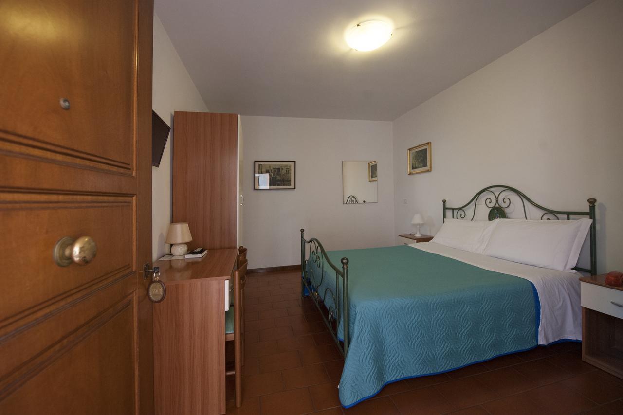 Hotel Athena Сполето Екстер'єр фото