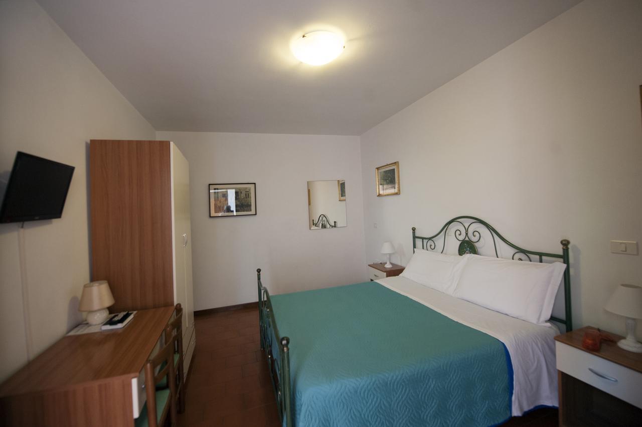 Hotel Athena Сполето Екстер'єр фото