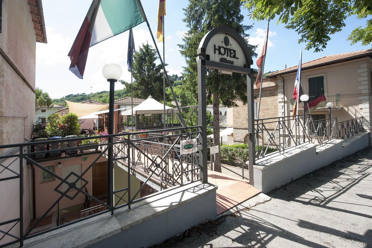 Hotel Athena Сполето Екстер'єр фото